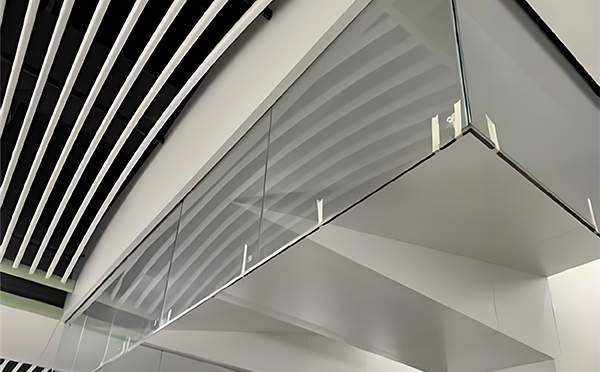 宕昌玻璃挡烟垂壁