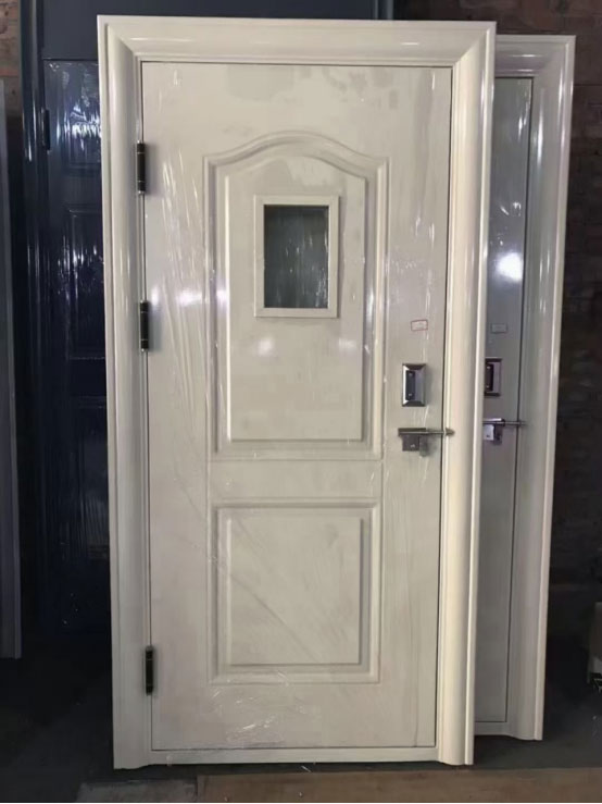 宕昌学校教室门