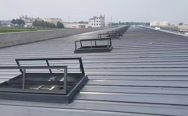 某中学室内体育馆宕昌排烟窗改造项目