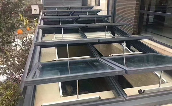 某轨道交通车辆维修车间宕昌排烟窗应用