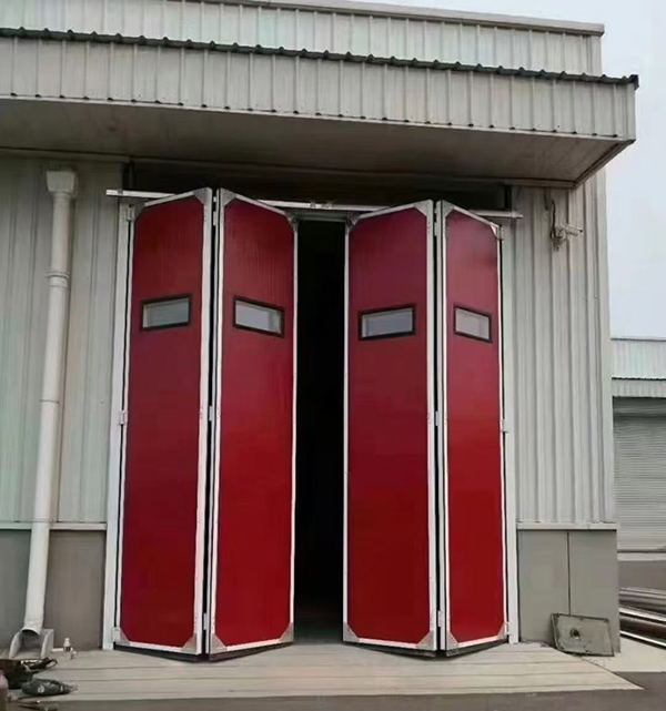 宕昌工业折叠门在大型装配车间出入口的应用实例